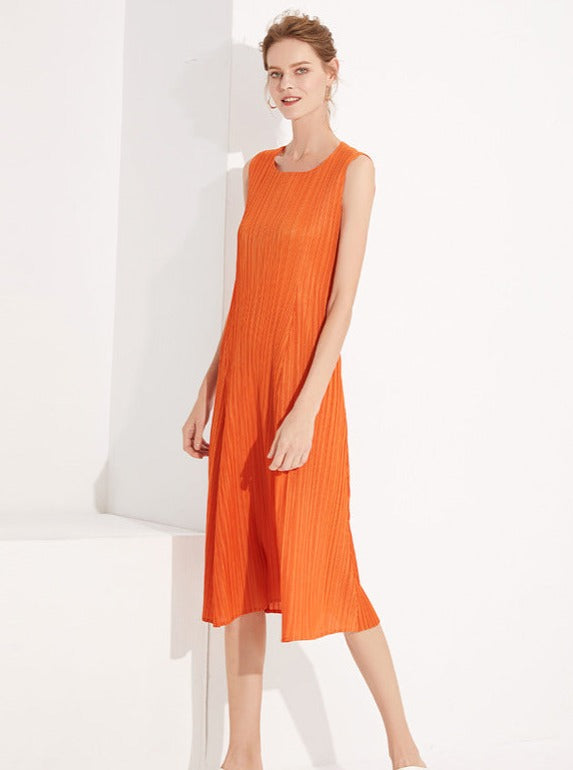 Temperament Slim Pleated Round Neck Dress