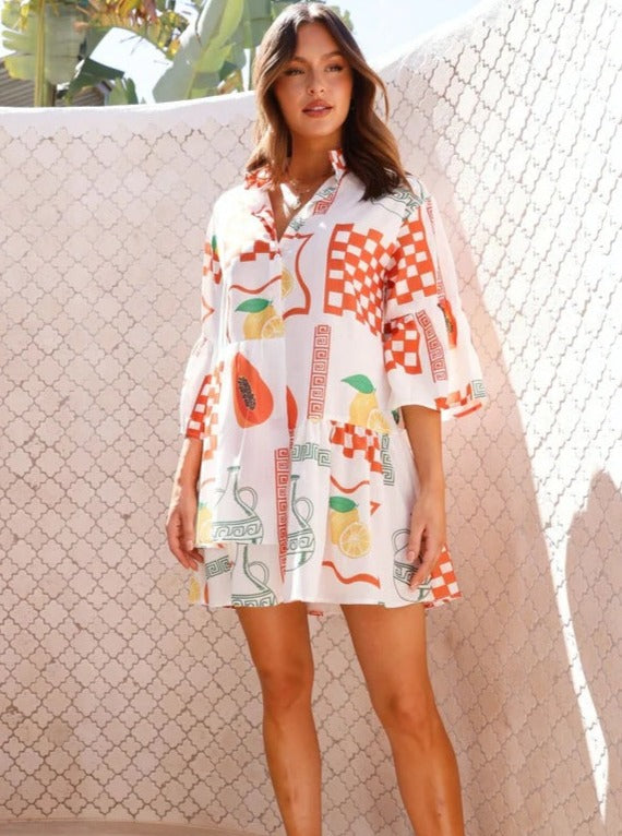 Sommermode: Luftiges Hemdblusenkleid mit Print Design – Sommerkleid Langarm für den Strand