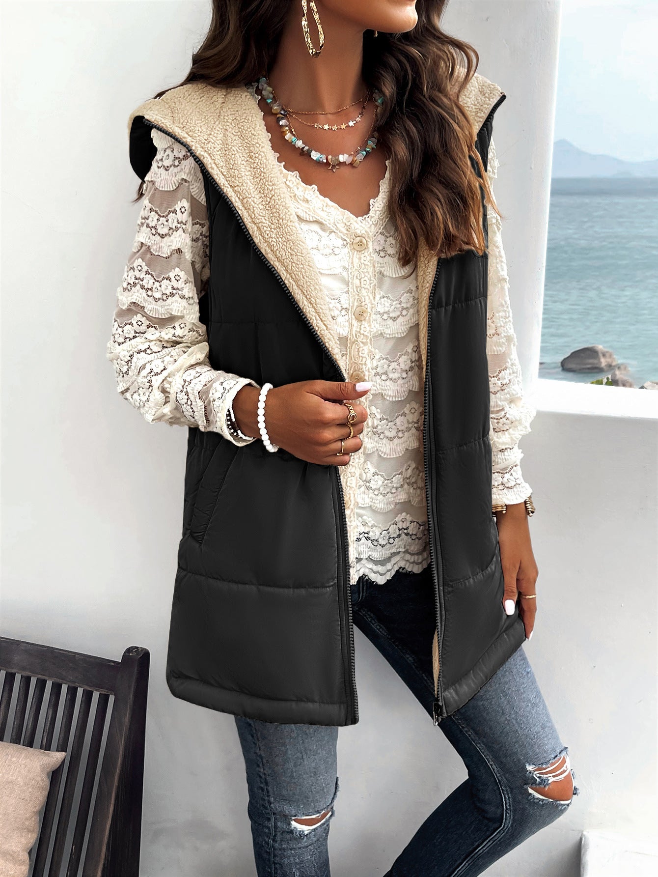 Elegant Puffer Vest with Hood and Sherpa Lining for Cozy Outings