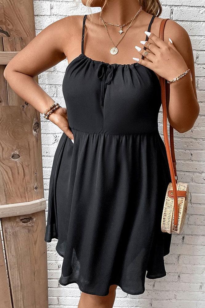 Plus Size Black Sleeveless Pleated Dress