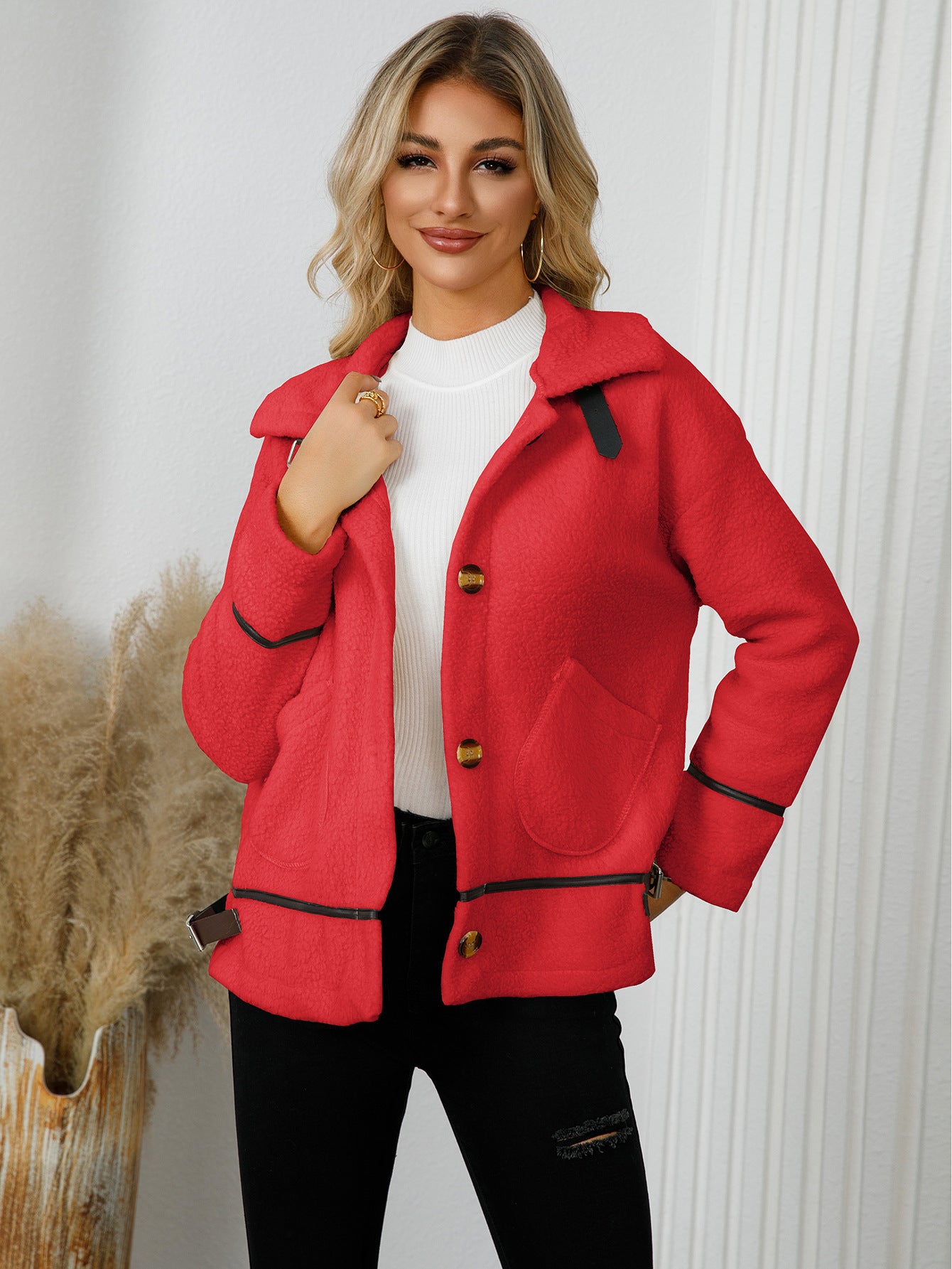 Damenjacke in Wolloptik - Kurzer Jacke mit Kontrastdetails und Knopfleiste